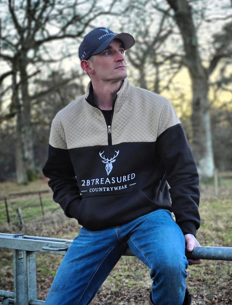 Embroidered Stagmoor Quarter Zip - Black