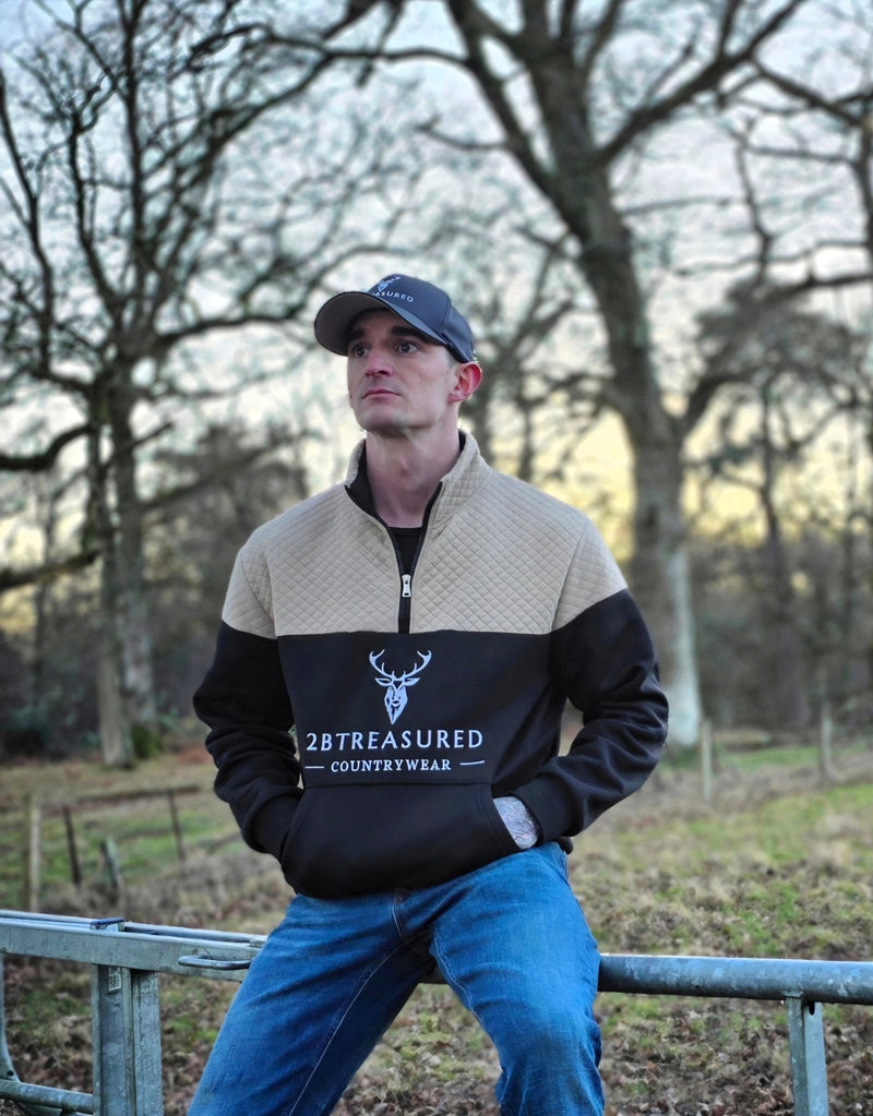 Embroidered Stagmoor Quarter Zip - Black