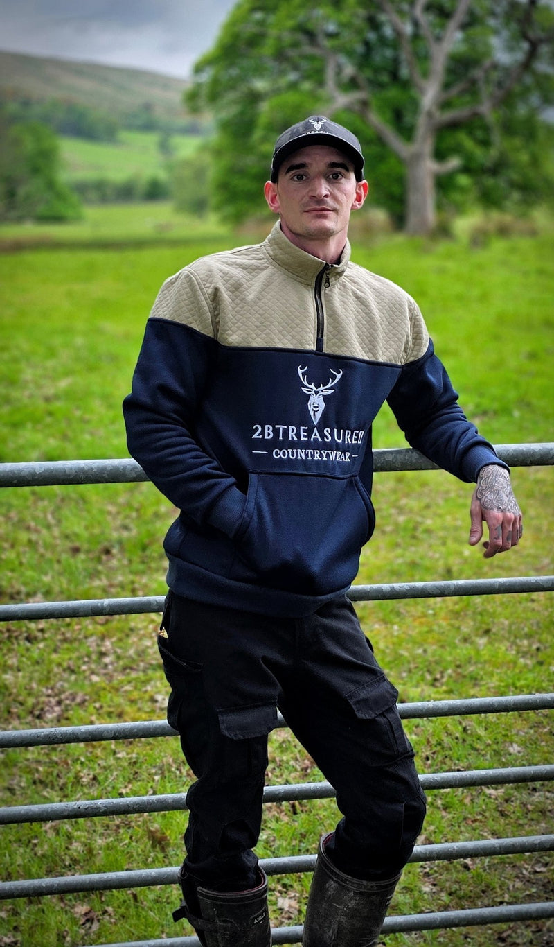 Embroidered Stagmoor Quarter Zip - Navy