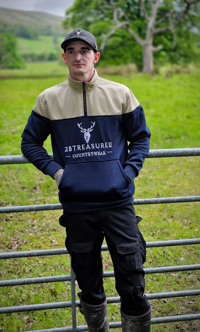 Embroidered Stagmoor Quarter Zip - Navy