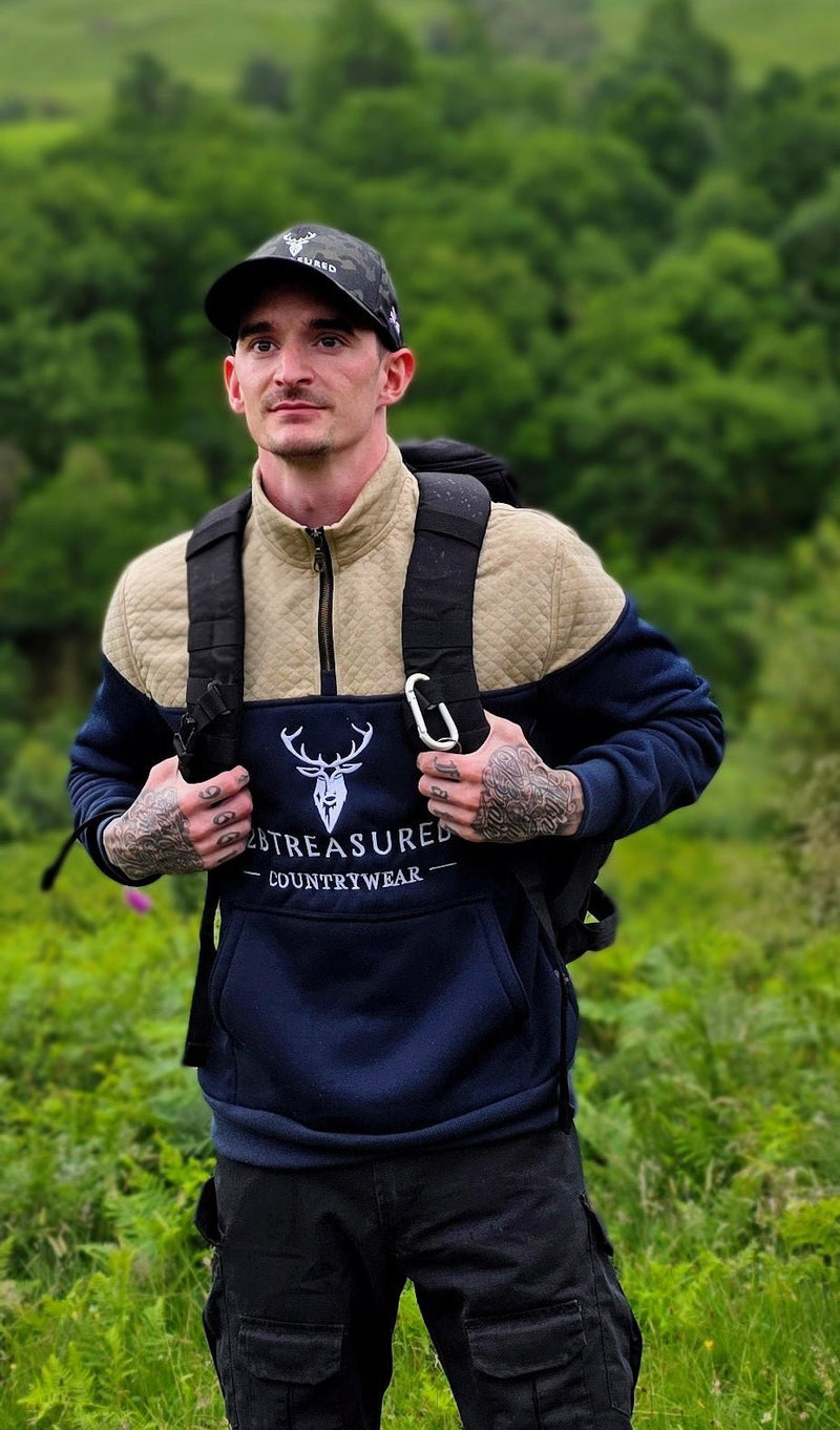 Embroidered Stagmoor Quarter Zip - Navy