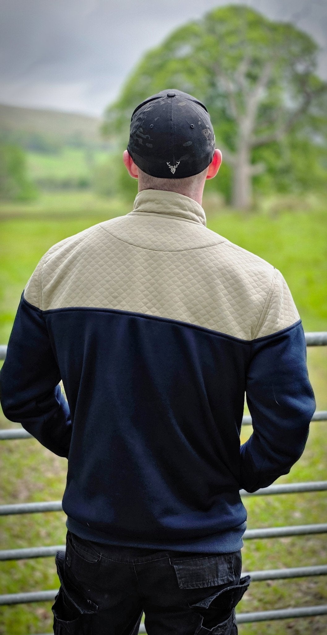 Embroidered Stagmoor Quarter Zip - Navy